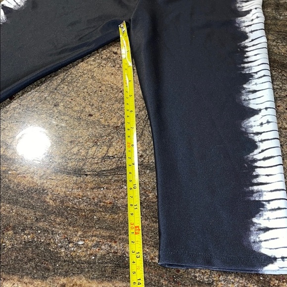 Kids More than Magic Black capri with white designs medium 7/8 - Picture 8 of 8